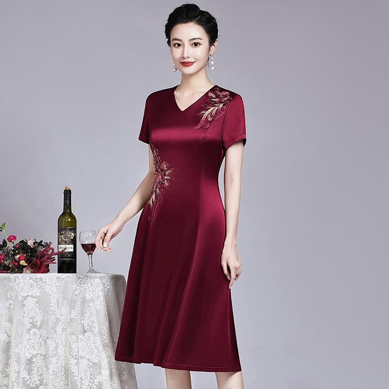 Elegant Autumn 2025 Acetate Dress for Mother-in-Law's Wedding Banquet - Stylish Large Hem Evening Gown