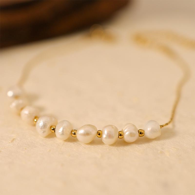 Colorfast Fashion Bracelet: Freshwater Pearl & Gold-Plated Titanium Steel, Light Luxury Design