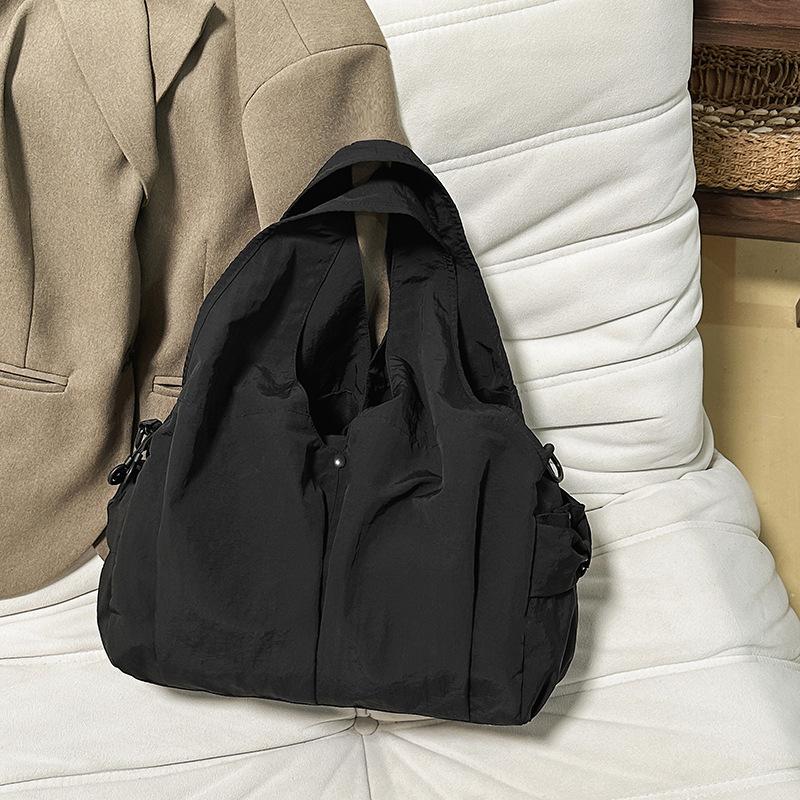 

Japanese-style artistic and minimalist large-capacity single-shoulder fabric bag for women, casual multi-pocket mommy bag, trave чёрный