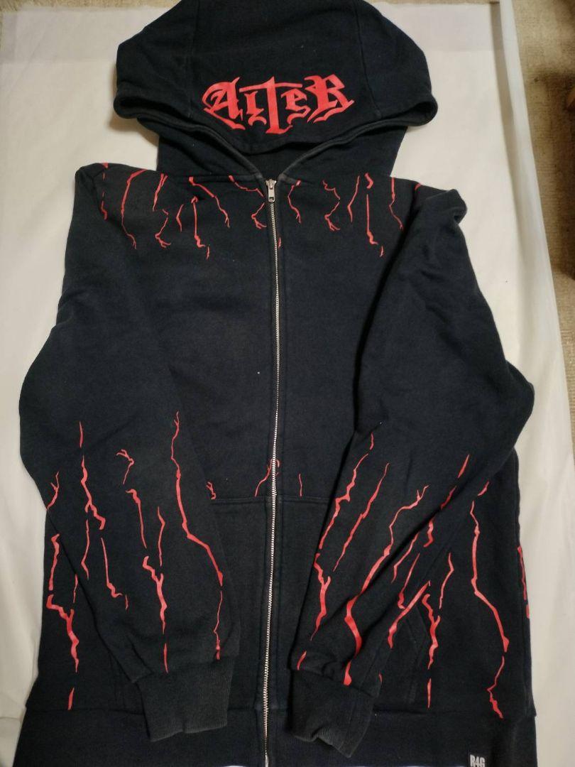 

[Б/У] Худи в черную и красную полоску Fate staynight R4G