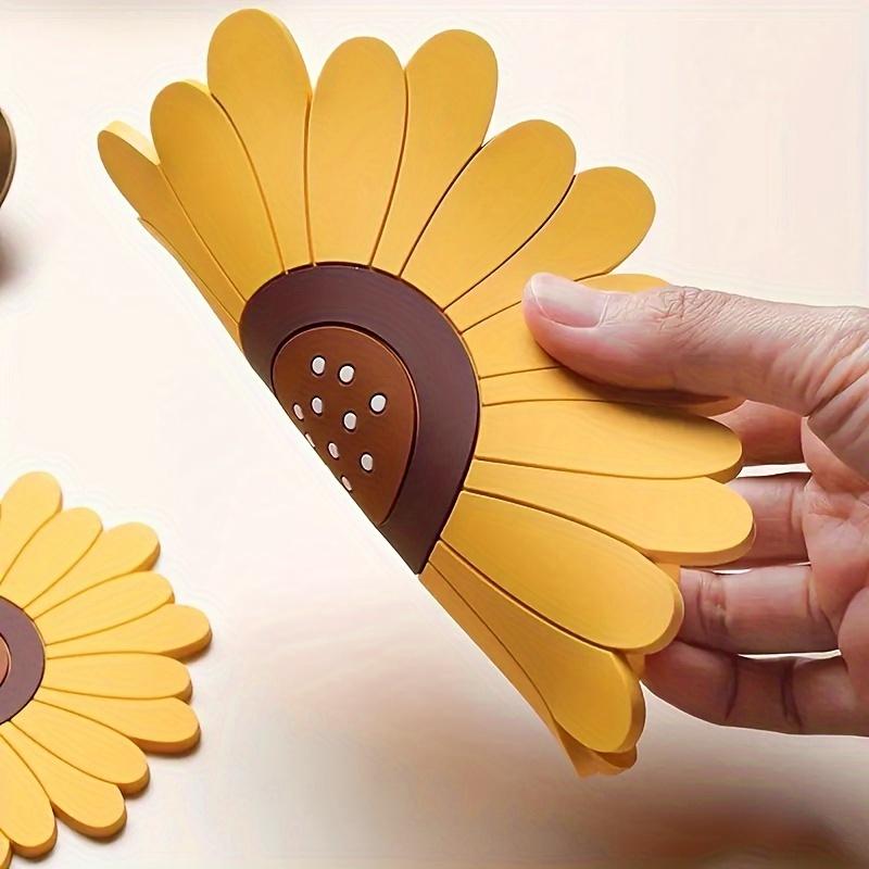 1pc Cute Sunflower Heat-Resistant Mat for Kitchen & Dining, High-Temperature Resistant Coaster Pad, PVC Burn Protection Table Mat