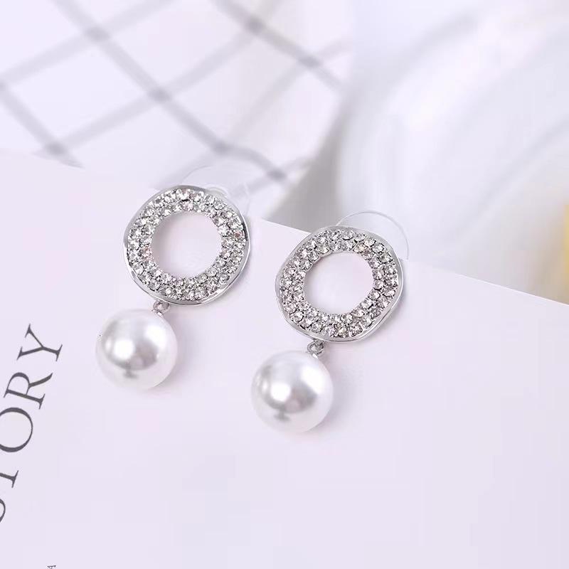 

European & American Freshwater Pearl Women s Earrings - Unique Design E5492 белый