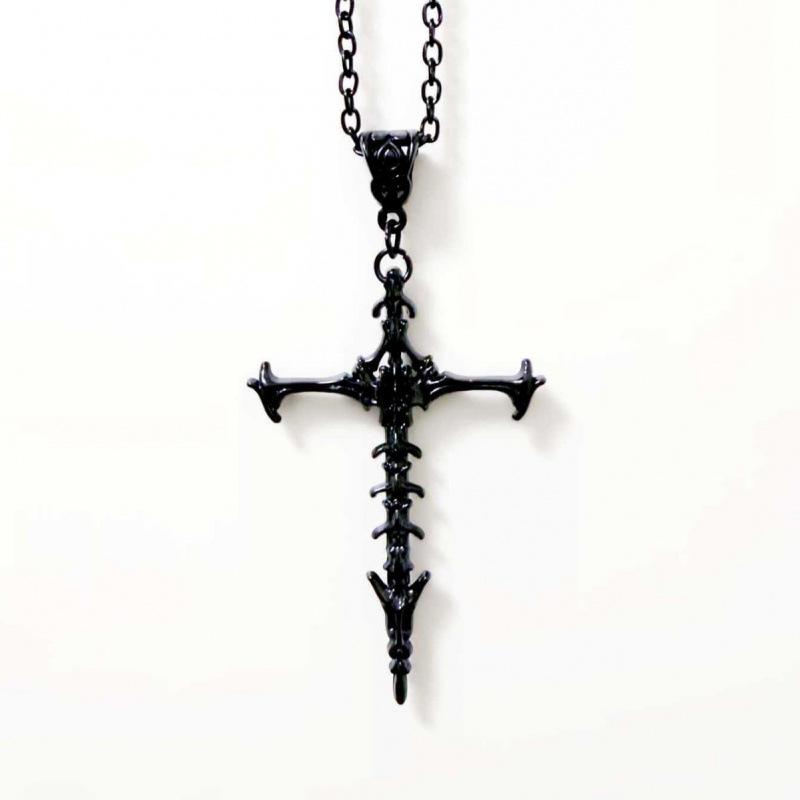 Retro Gothic Dark Skull Cross Necklace: Versatile Choker & Clavicle Chain Pendant