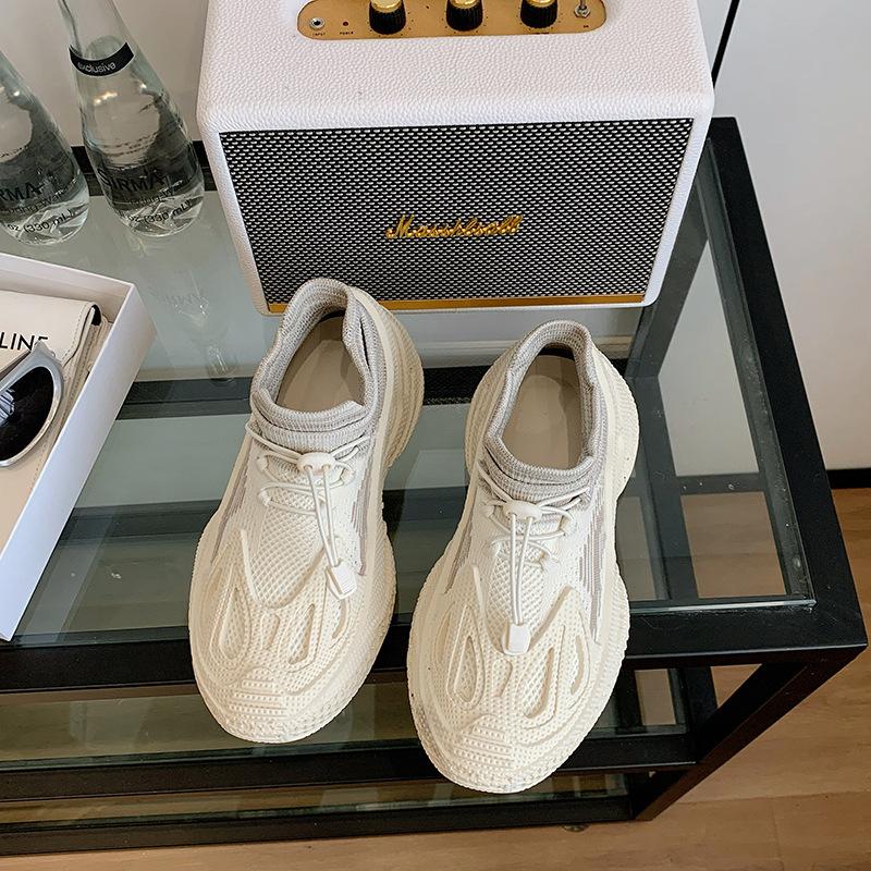 Sommer atmungsaktive Mesh-Schuhe Damen 2025 neue dicksohlige vielseitige Fly-Woven Sportschuhe weiche Teenager höhenvergrößernde Papa Trendschuhe