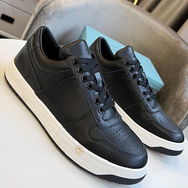 Leather Breathable Leisure Sneakers Women Shoes Man Shoes Solid Colors Mixed Color Lace -Up Rubber Sole Fashion Casual