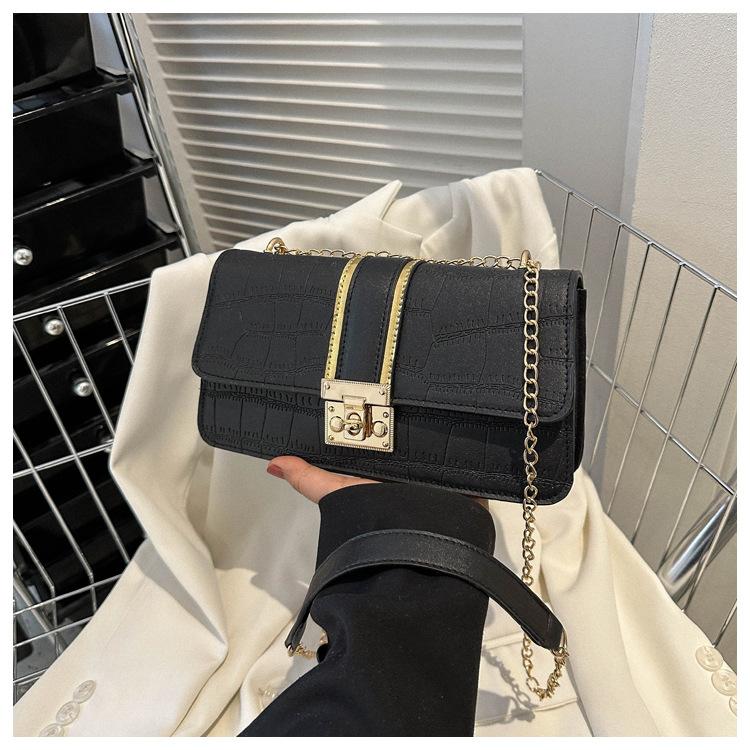 

Популярная простая маленькая квадратная сумка 2024 года, новая модная тенденция, сумка через плечо, простая сумка-мессенджер, сумка под мышкой, женская сумка чёрный