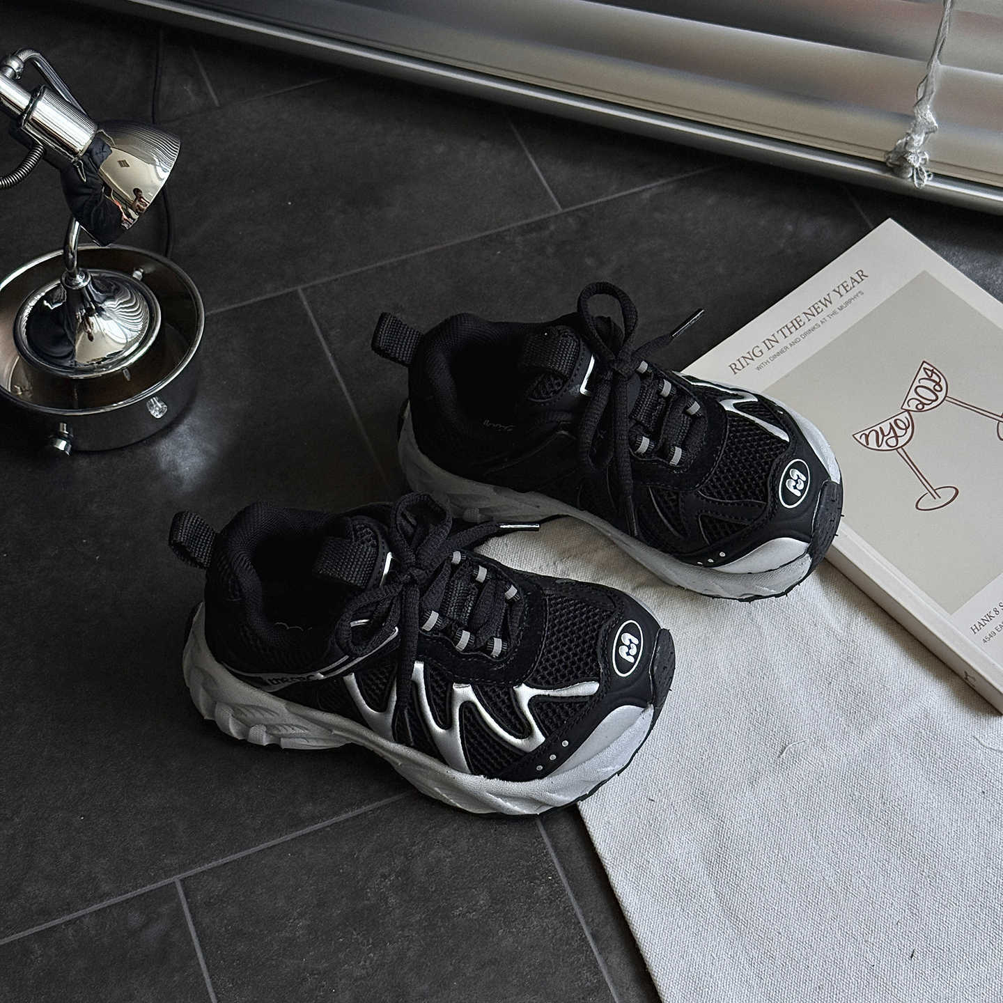 

XSHX children s functional sports shoes outdoor hiking jogging cushioning mountain boys and girls double net Velcro Wenzhou shoes 30