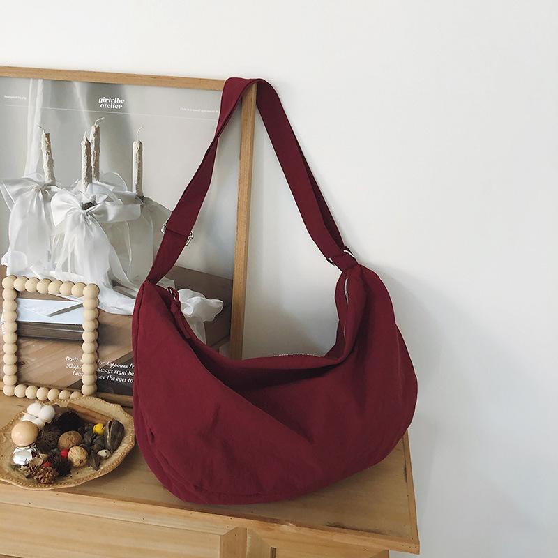 Simple Lazy Style Lightweight Nyl Dumpling Bag 2026 New Casual Versatile Messenger Bag Women's Large Capacity Shoulder Bag