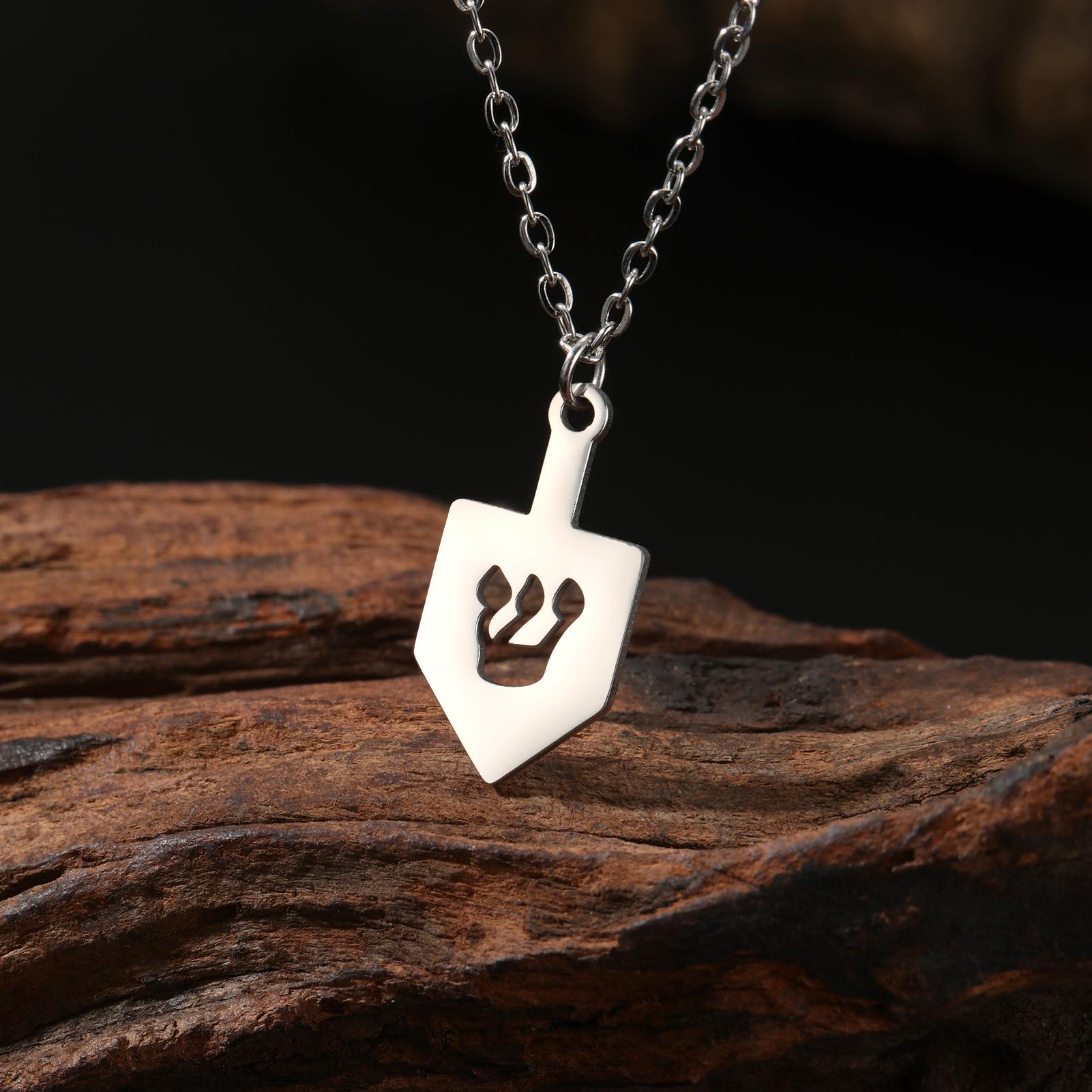 

LIKGREAT Judaica Hebrew Pendant Necklace Stainless Steel Je Jewelry Hei Nun Shin Gimel Dreidel Women Party Accessories Hannu