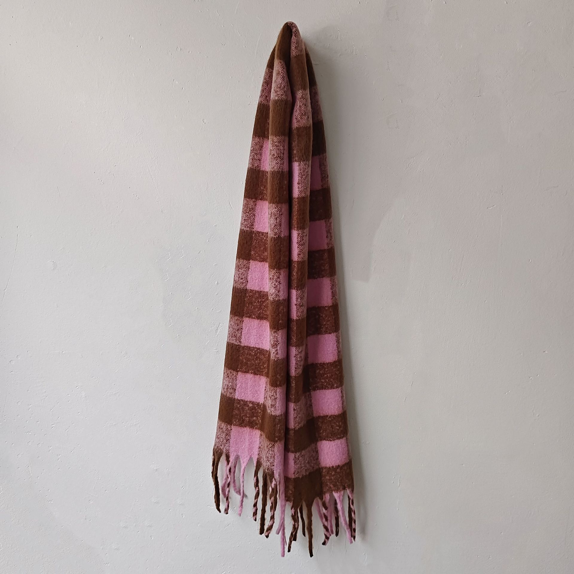 

New autumn and winter warm thickened black rice plaid checkerboard fringed scarf women s winter Shuxin scarf