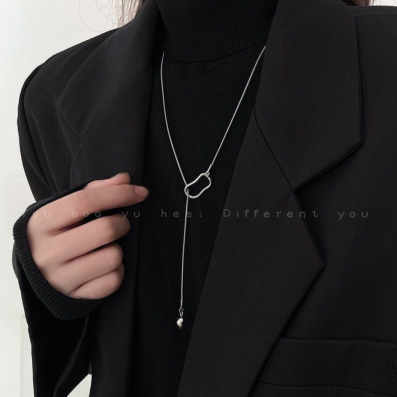 

Autumn and winter four sweater chains women s new suit geometric necklace trendy niche high-end design fashion accessories