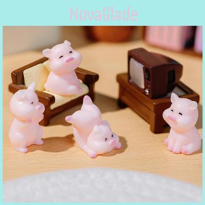 Adorable Miniature Cartoon Pig Figurines Resin Desktop Car Decoration Ornament