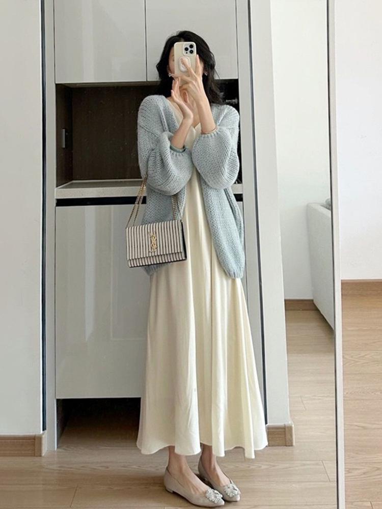 Women's White Lantern Sleeve Knitted Cardigan – Autumn/Winter Loose Mid-Length Chunky Style.