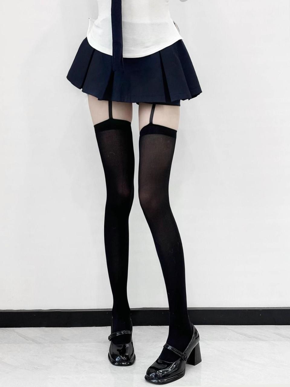 

Summer White Thigh-High Stockings - Sheer Sexy Black/White Over-the-Knee Silk Suspenders One Size чёрный