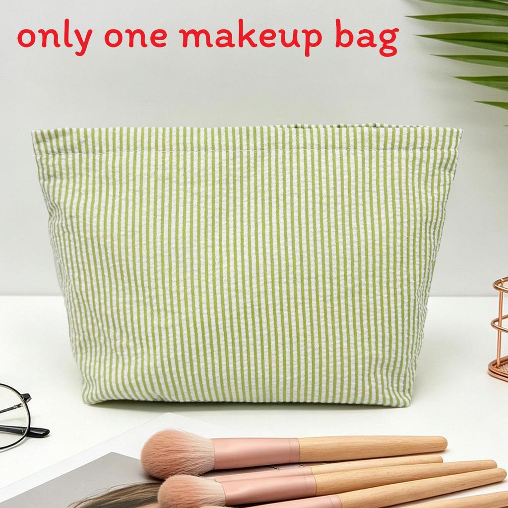 Modern Striped Polyester Toiletry Bag With Breathable Design For Travel And Daily Use