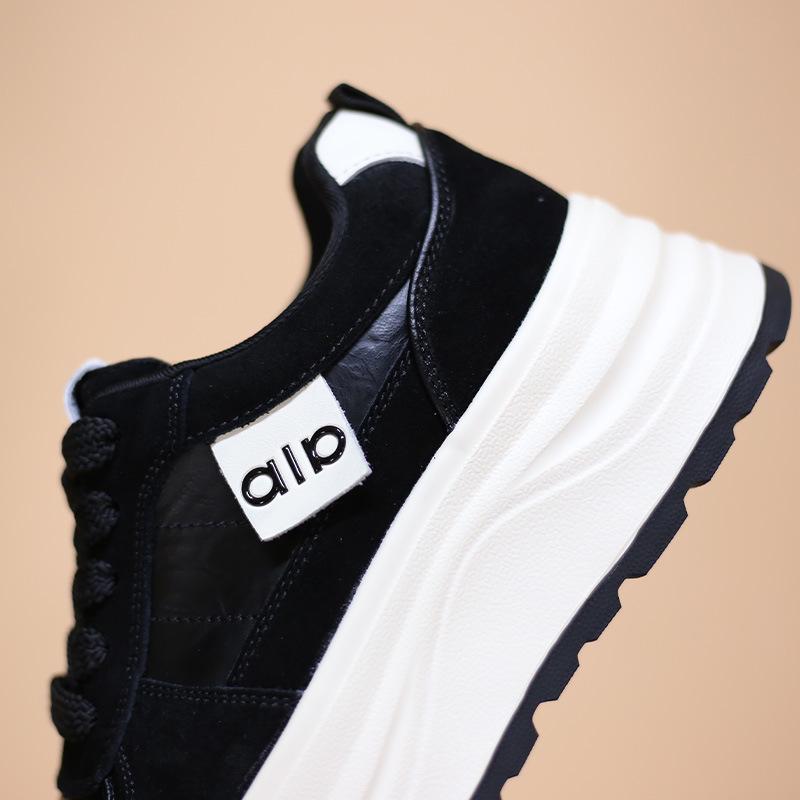 2025 Autumn/Winter Women's Genuine Leather Platform Sneakers, Thick Sole, Petite Fit, European Style, Versatile, Height-Boosting.