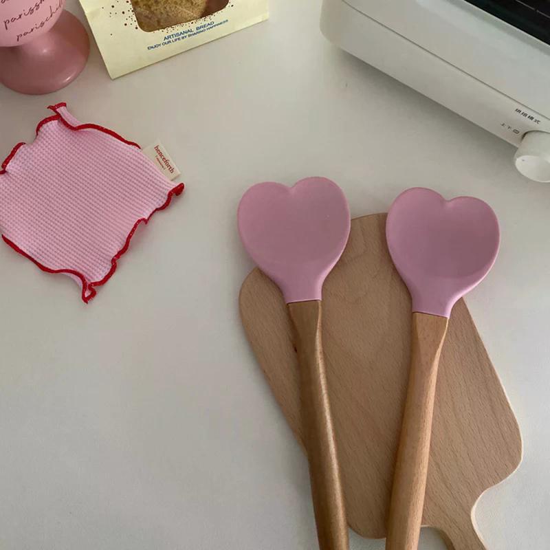 Valentine's Day Gift Set: Heart-Shaped Silicone Spatula with Wooden Handle, Non-Scratch & Easy Clean for Baking Lovers