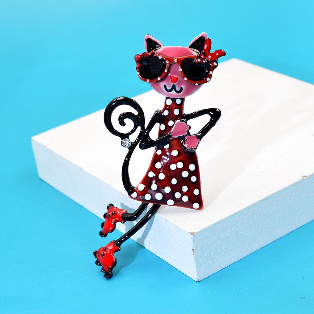 Cute Kitten Enamel Brooch: Versatile Cartoon Pin for Women