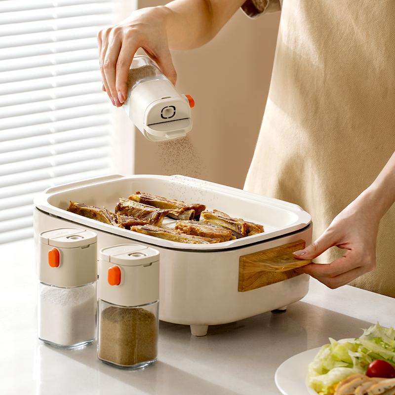 180ml Multi-Functional Quantitative Seasoning Pot Press-Type Glass Seasoning Bottle Kitchen Salt Jar Spice Pepper Shakers