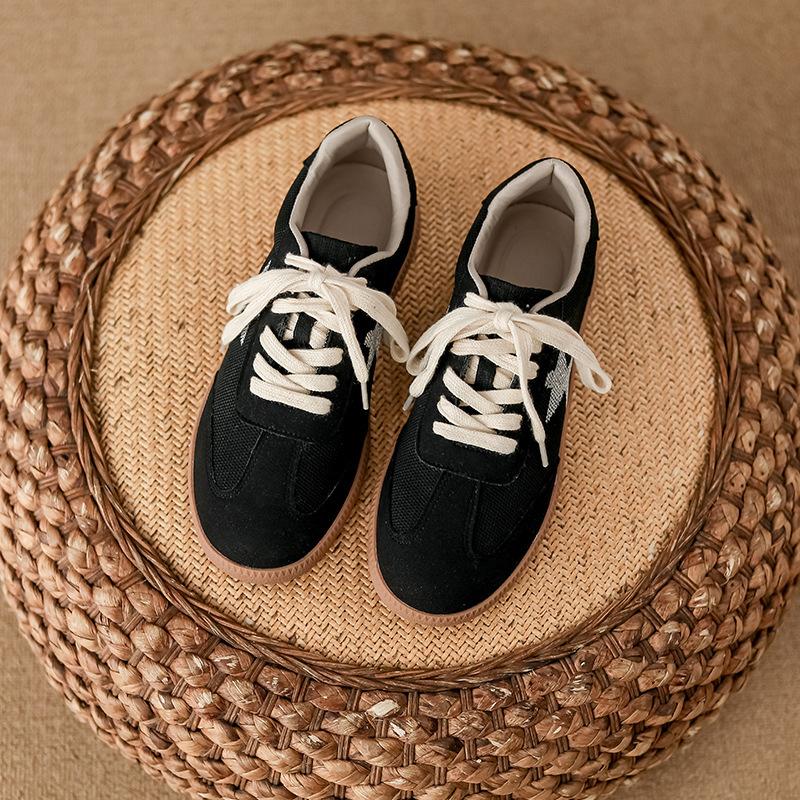 

New sports shoes casual versatile single shoes flat-soled knitted mesh lace-up non-slip board shoes women s shoes 43 needs to be customized. чёрный