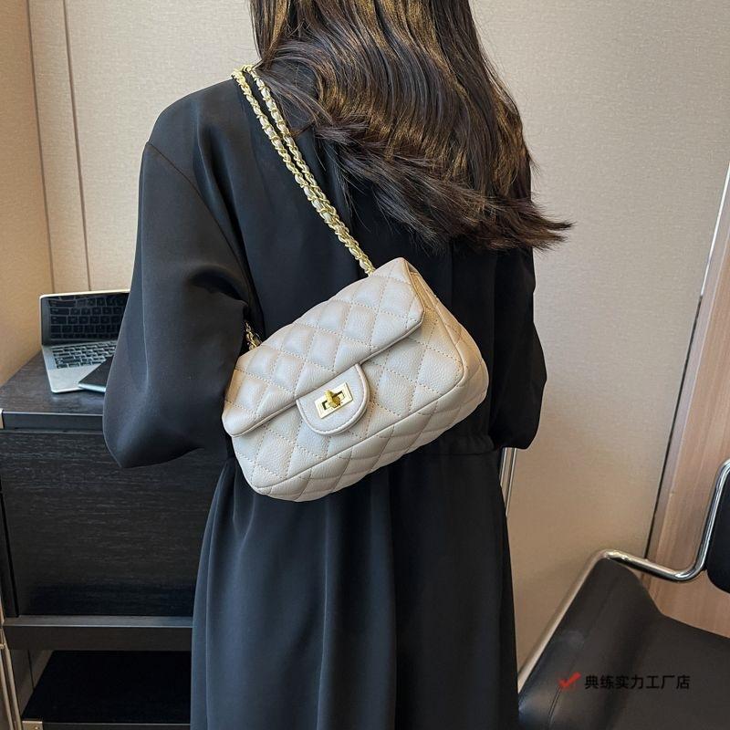 Korean version of fashion chain bag, high-end commuter underarm bag, portable foreign style diamond bag, niche explosion, single shoulder crossbody