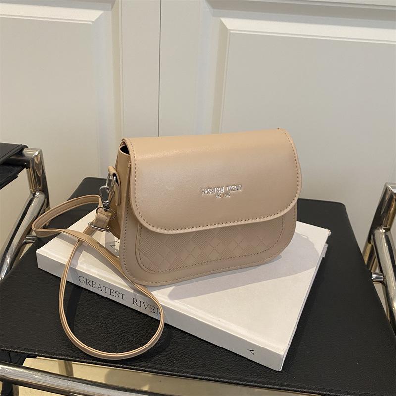 High Value Bag Women's New Trendy Texture Versatile Shoulder Bag Fashion Trendy Messenger Saddle Bag