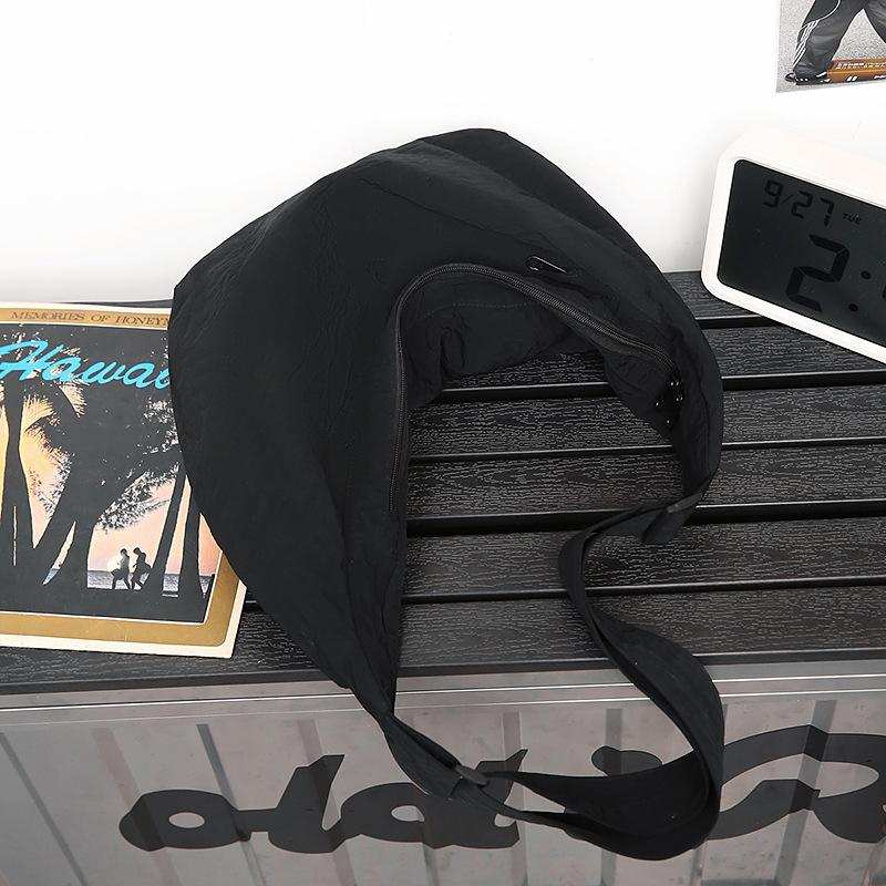 Couple Messenger Bag Shoulder Bag Large Capacity Diagonal Straddle Bag Black Dumpling Bag Tide Cloth Bag