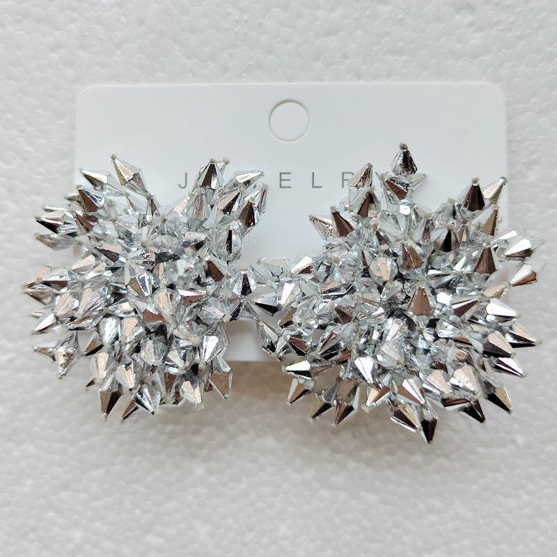 Exquisite French Retro Flower Tassel Stud Earrings - High-End Niche Design