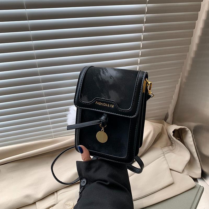Small bag women's spring and summer new fashion messenger bag niche mobile phone bag