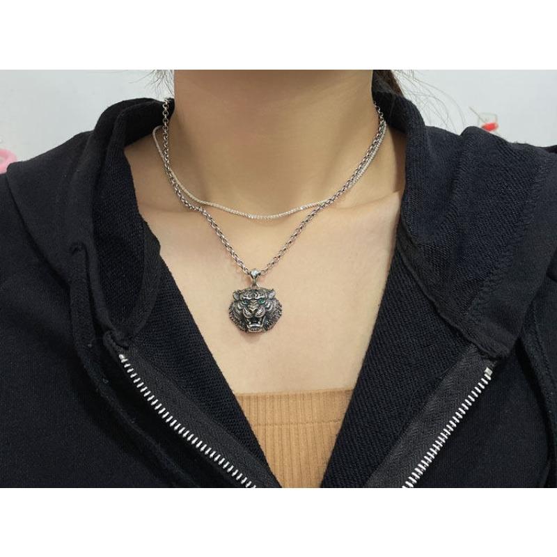 Retro und kraftvoller Tigerkopf-Anhänger. S925 reines Silber. Trendige männliche personalisierte Tierkreiszeichen Tigerkopf Pullover Kettenanhänger.