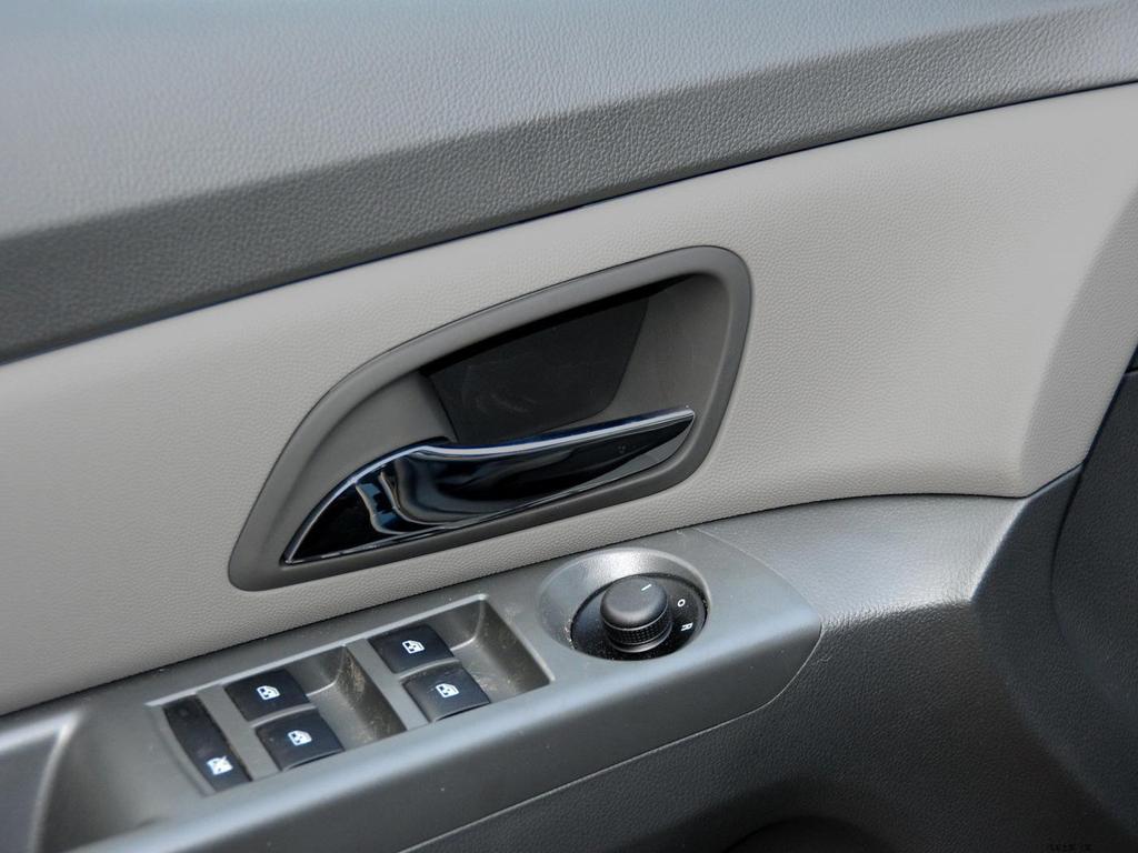 Chevrolet Cruze Panele Drzwiowe, Konsola Środkowa, Deska Rozdzielcza i Podłokietnik Obszyte Skórą Ulepszenie Wnętrza