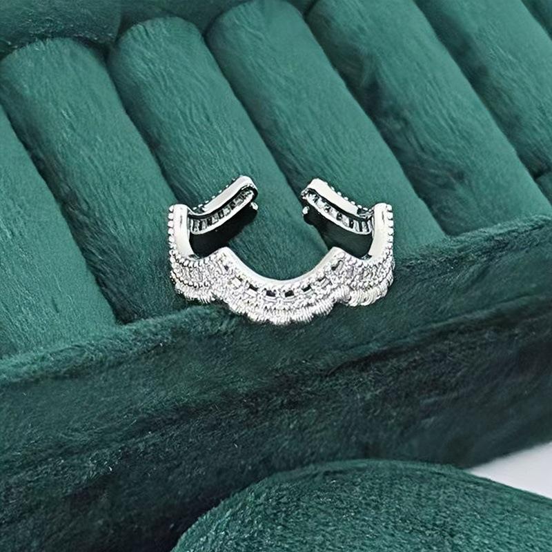 

Retro Fashion Exquisite Brushed Small Golden Flower Open Ring Women S Niche Design High-End Ring Adjustable opening