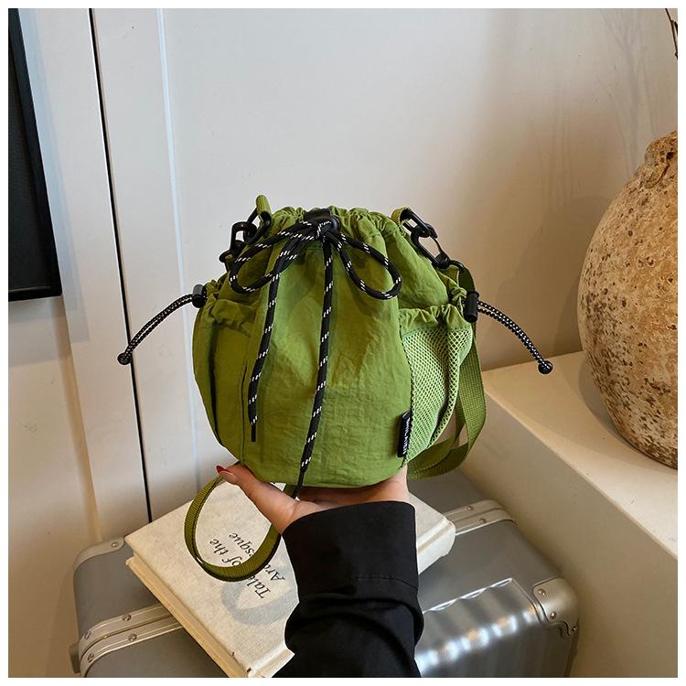 

Холщовая сумка женская 2025 новая трендовая брендовая сумка для мобильного телефона для отдыха, спорта, путешествий, мессенджер, маленькая сумка-ведро