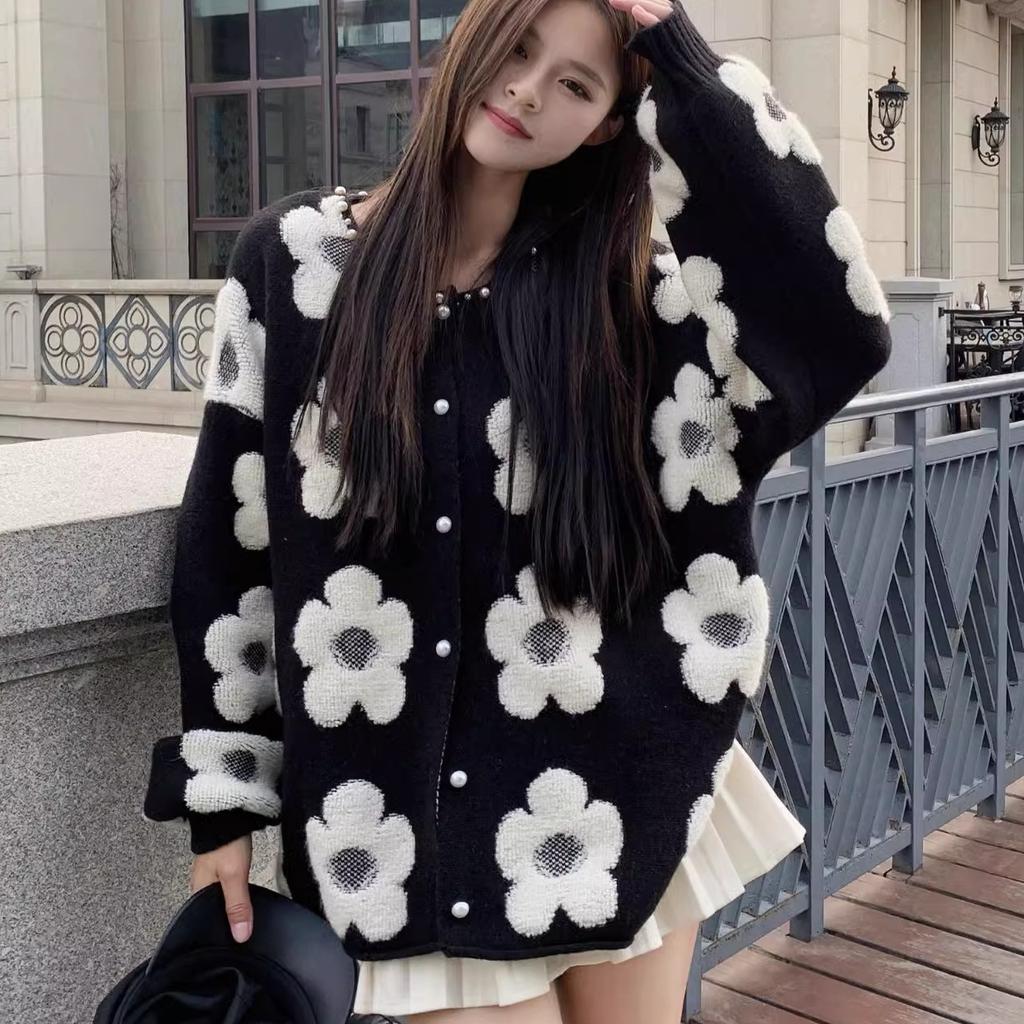 Heavy industry beaded flower sweater cardigan women's autumn and winter new Korean version of foreign style outside wear loose lazy style knitted jac