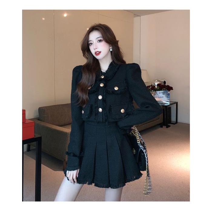 Elegantní dámský oblek ve francouzském stylu: Dvoudílný set sako a krátká sukně