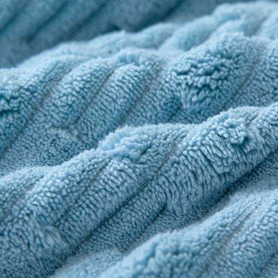 2Pcs Cartoon Bear Embroidered Towel Set Coral Fleece Bath And Hand Towels for Adults Quick Dry Bathroom Essentials for Home Bathroom Travel Seaside