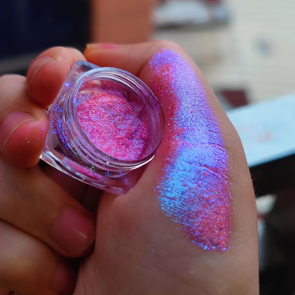 Chameleon Glitter Sparkle Eyeshadow Powder Color Gradient Eyeshadow Highly Pigmented Shimmer Multi-Reflective Finish Long-Lasting Chrome Eyeshadow