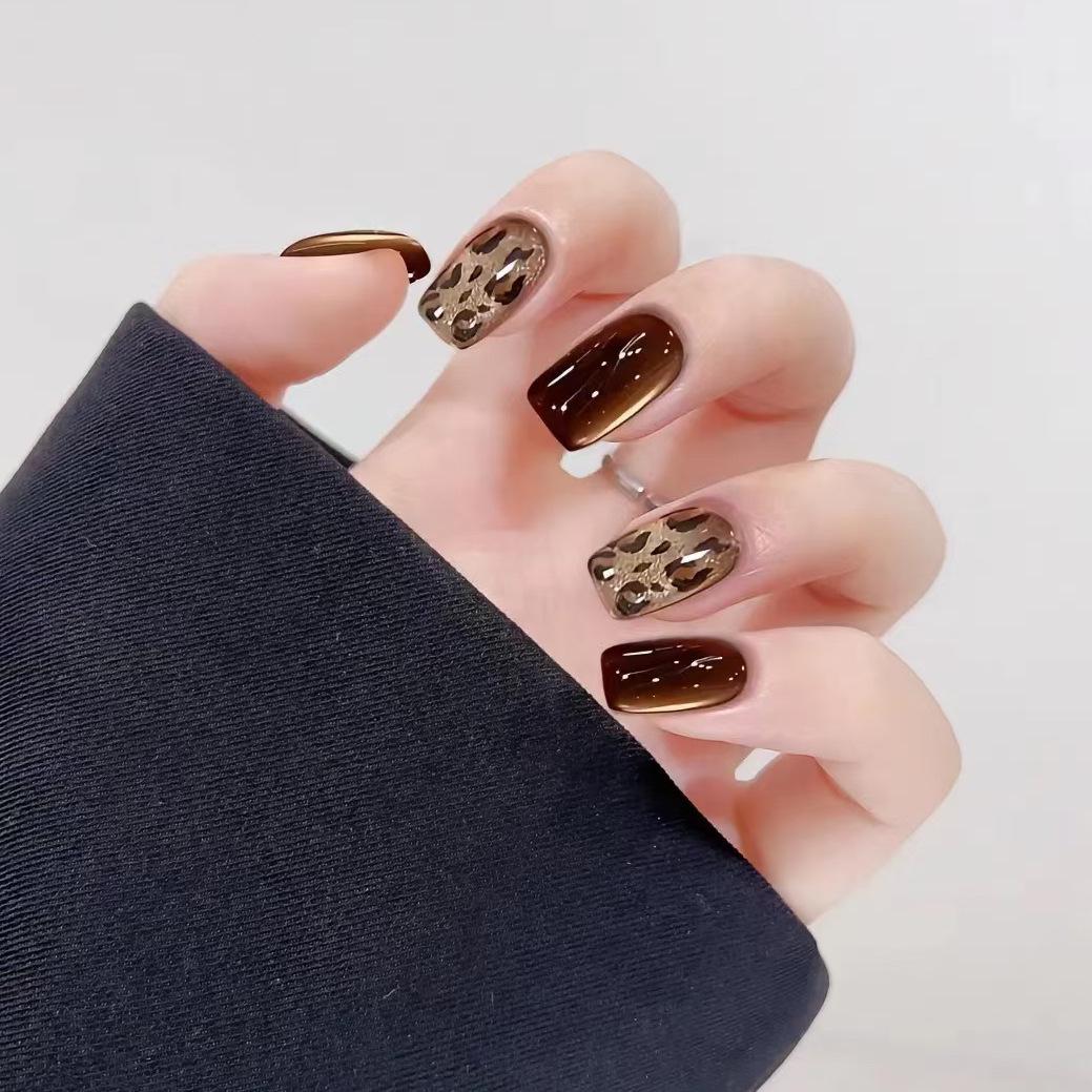 

Leopard Print Cat Eye Press-On Nails - High-End Retro Style Nail Art Stickers SG-220 (M size) [10 pieces]