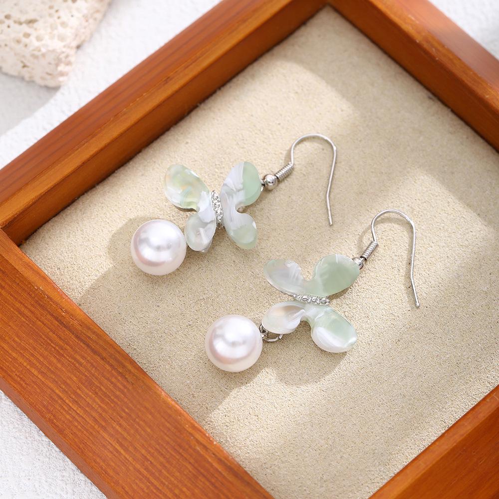 Elegant Retro Green Gradient Butterfly  Pearl Stud Earrings for Women - Chinese Style