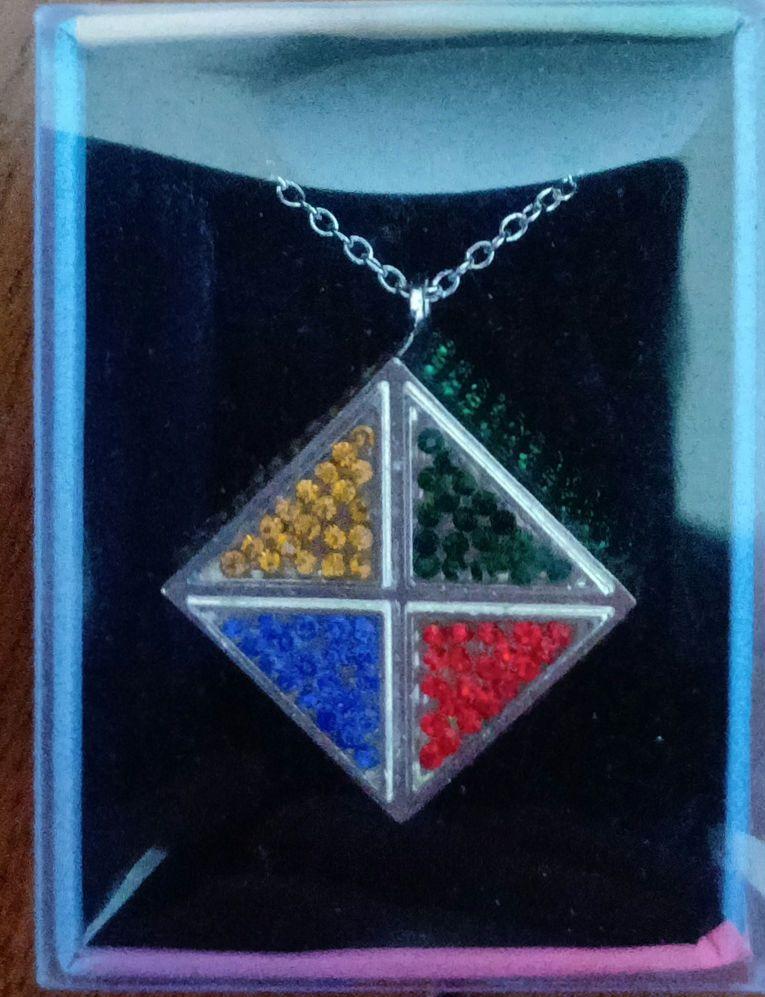 

[USED] NIZIU Rainbow Necklace in Silver