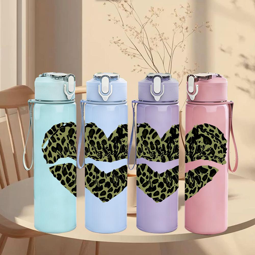1PC Broken Leopard Heart Graphic,750ml Color Plastic Sports Water Bottle,Leakproof Flip Straw Lid,Suitable for Sports Office Home Use