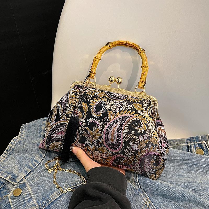 Portable shoulder messenger bag, Chinese style pearl embroidery bag, new Chinese bag, retro dinner bag, clutch bag, women's bag.