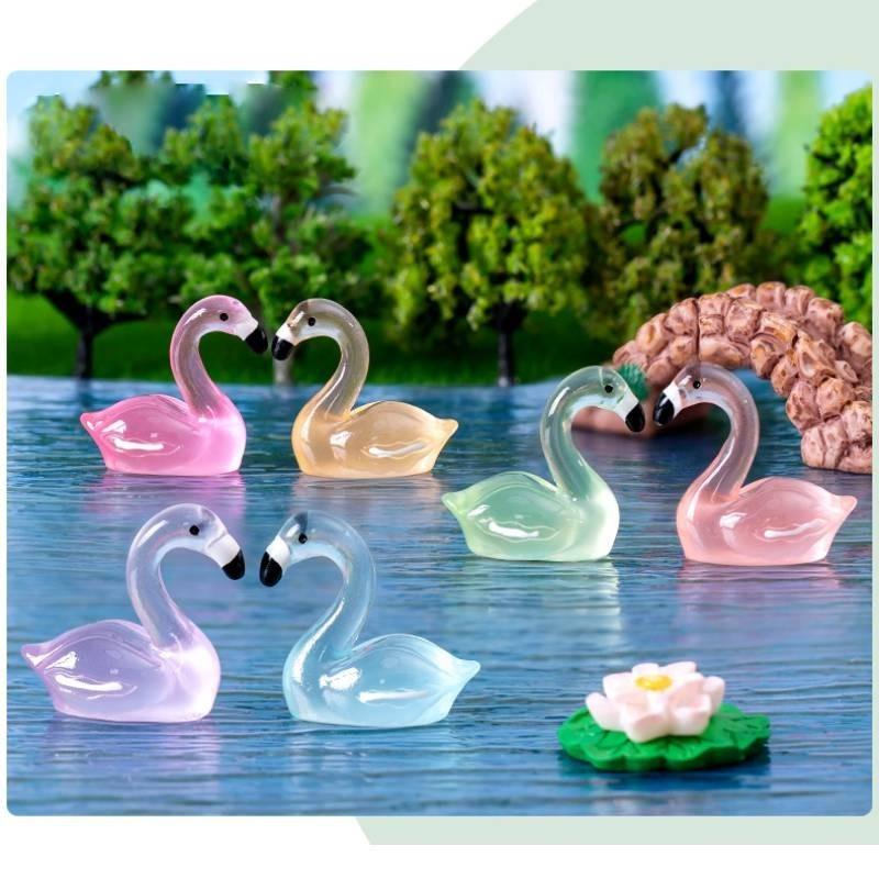 Charming Glow-in-the-dark Resin Flamingo Decor Adorable Miniature Aquarium Decoration