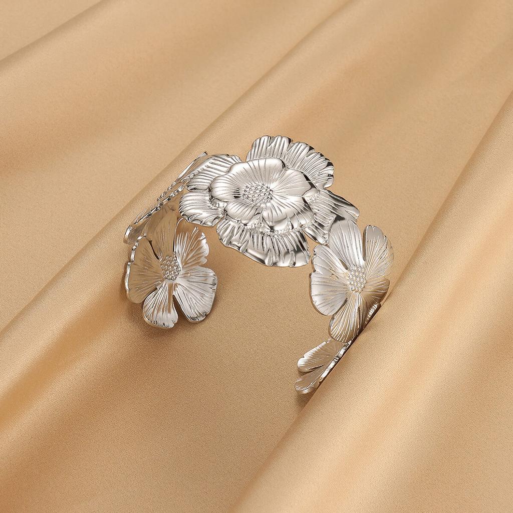Flower Hollow Chunky Cuff Bangles For Women Fashion Waterproof Geometric Bracelet Wide Hand Jewelry Pulseras Summer Gift