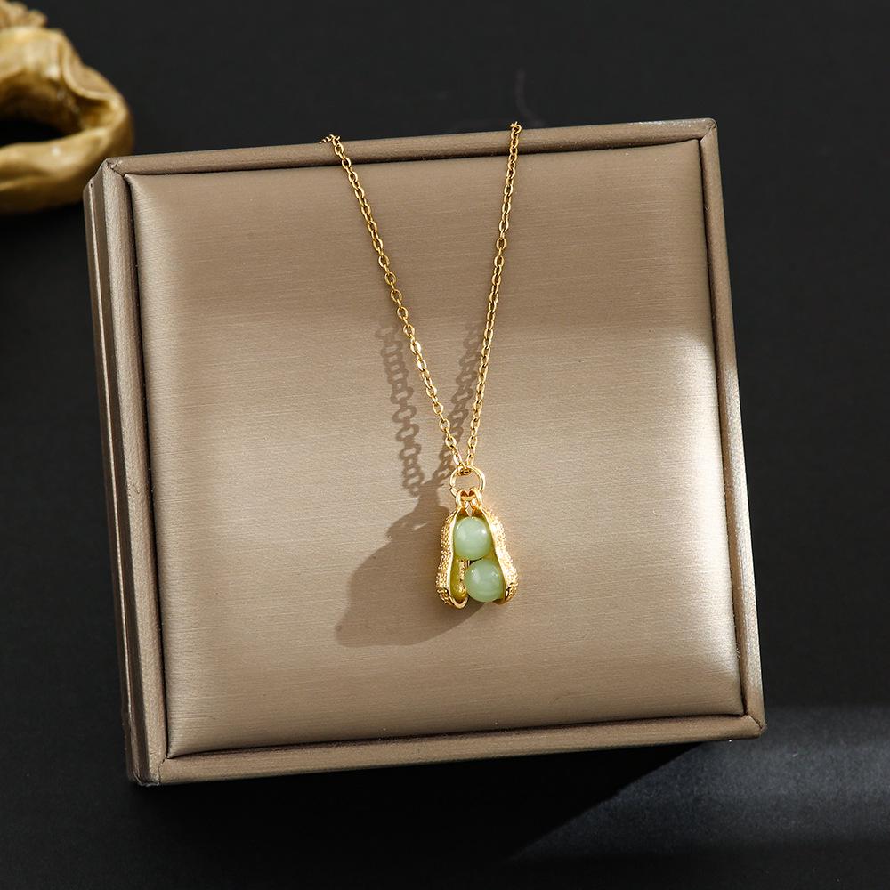 Elegante Pingente de Cabacinha com Fecho de Paz de Jade - Corrente para Clavícula em Aço Titânio no Estilo Chinês Retro