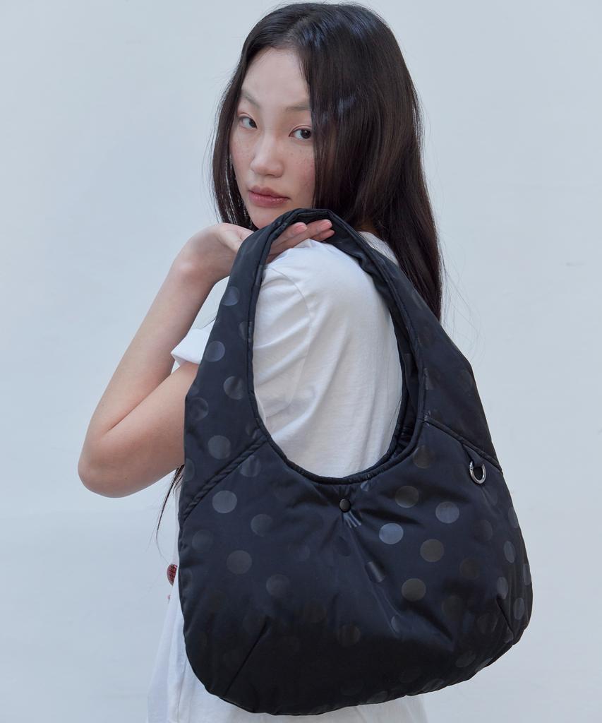 Haveawhale Dot Padding Bag (Bk)