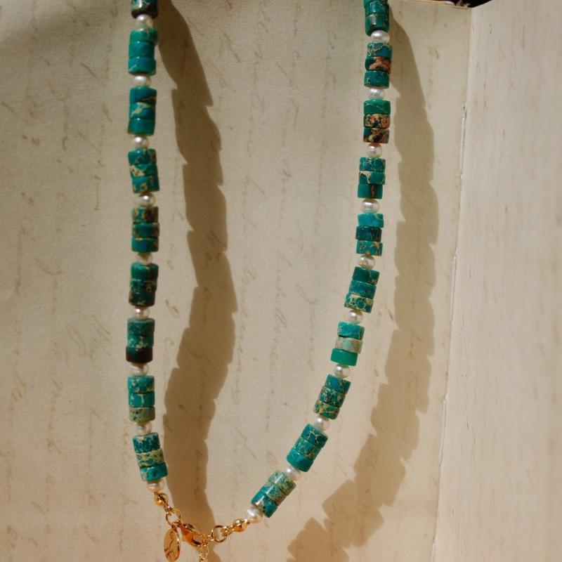 Fresh women's necklace, pearl texture, retro style jade pattern agate necklace, geometric pendant, light luxury
