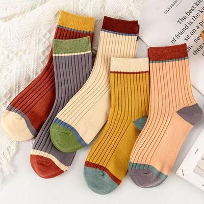 5 Paar Herbst- und Winter-Streifensocken Damen Trendige Farbblock-Mittelrohr-Atmungsaktive Socken