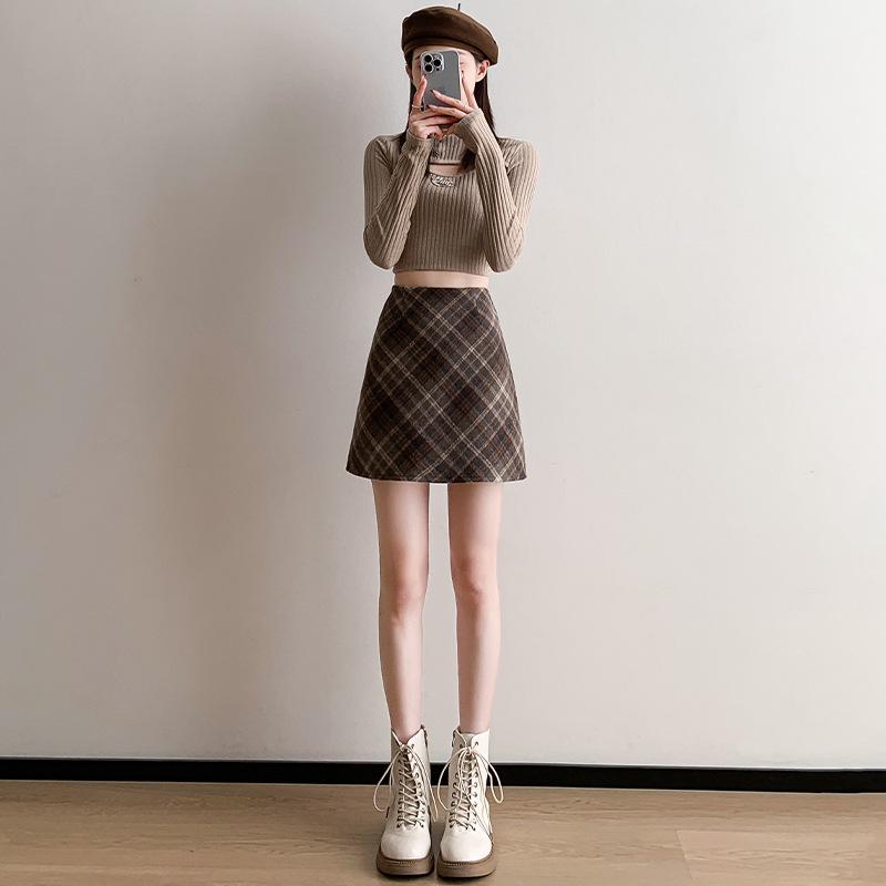 Red Plaid Women s High-Waist A-Line Skirt, Stylish Petite Woolen Skirt for Spring/Autumn 2026. S