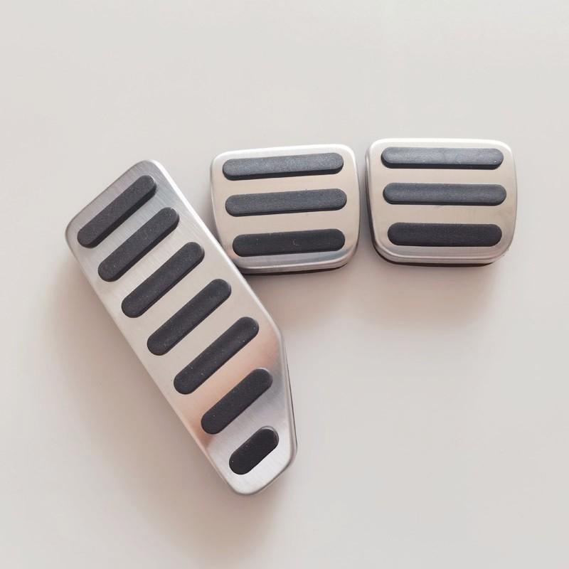 For Isuzu D-MAX 2024 Car Accessory Stainless Steel Brake Accelerator Pedal Non-Slip Sleeve Clutch Wear Pad 2017-